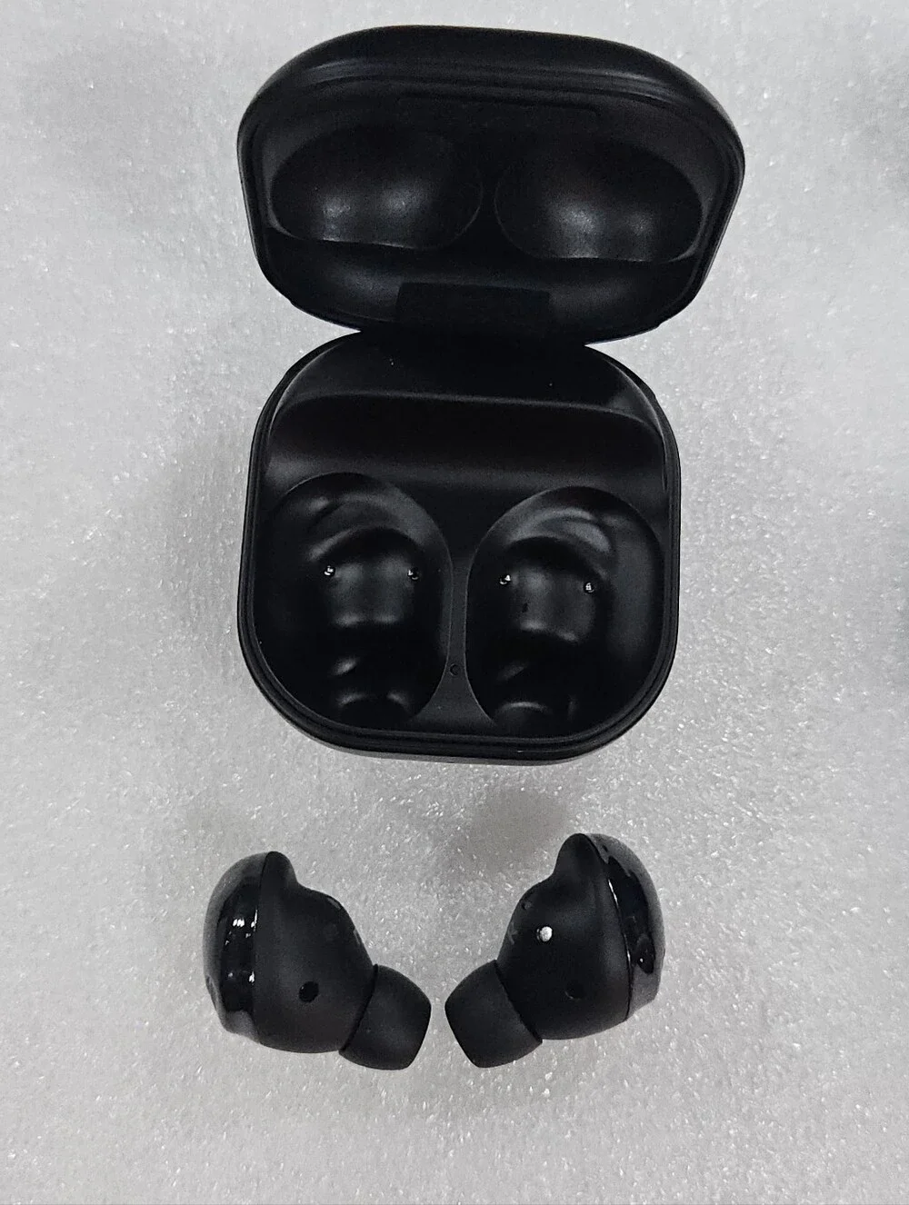 Samsung Wireless Bluetooth Earbuds with Charging Case - Black